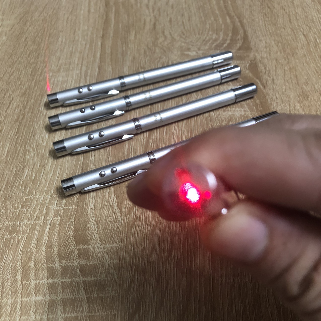 Bút laser Nhật đa năng hiệu top
