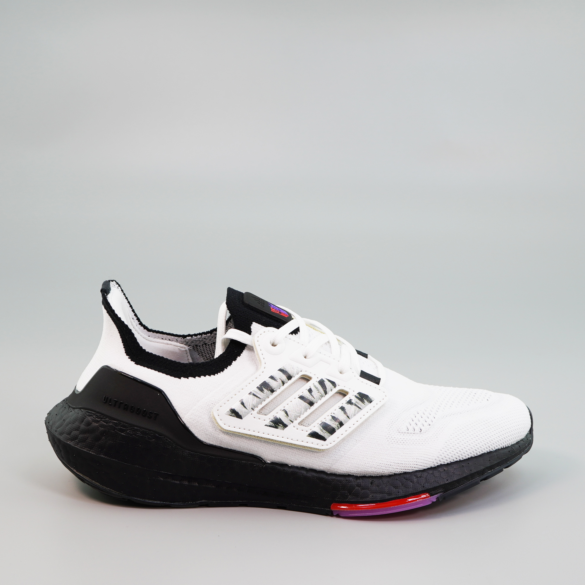 Giày Ultra Boost 22 White Black
