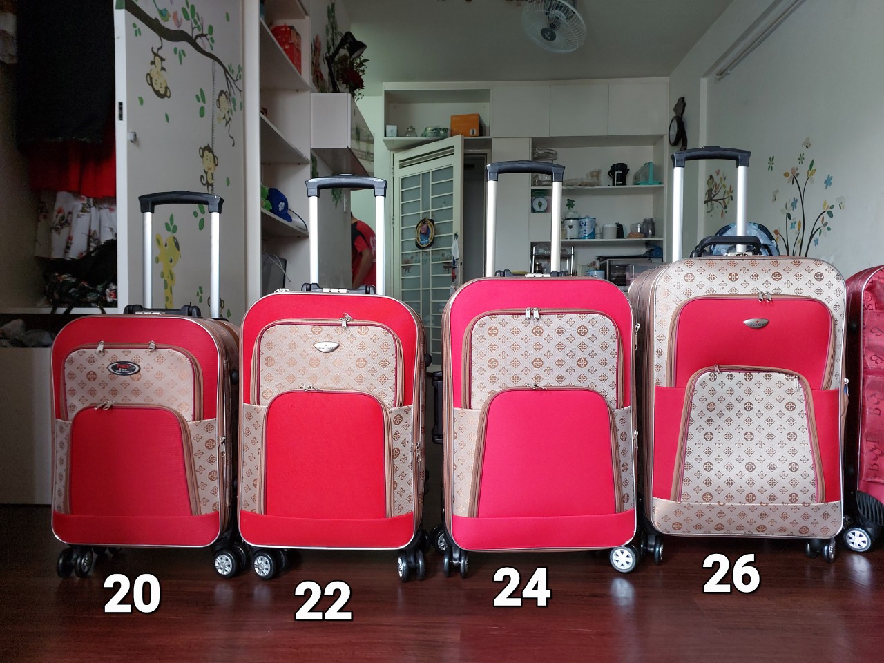 Valy du lịch 4 bánh đa năng 20in, 22in, 24in, 26in