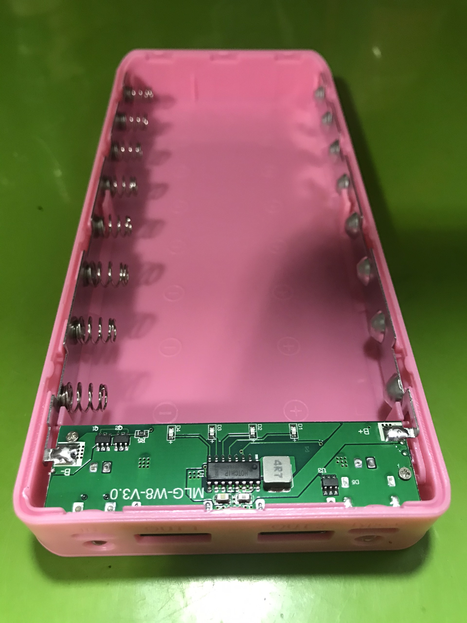 Box sạc dự phòng không pin 8 cell 18650 có cổng Type-C màu hồng