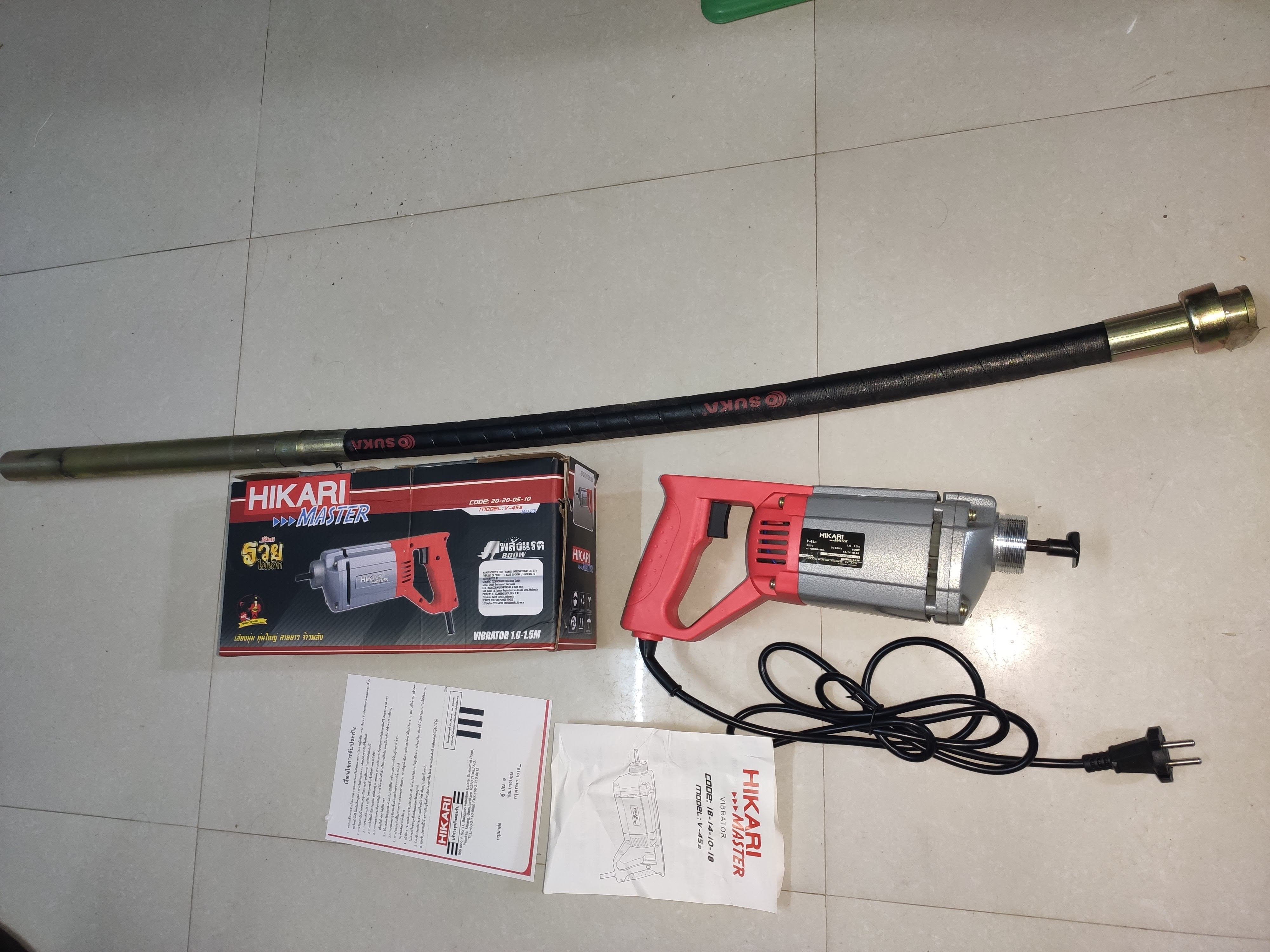 Bộ máy đầm dùi bê tông cầm tay hikari madein tháilan v-45a, 800w, kèm dây dùi 1,2m, động cơ dây đồng chịu nhiệt.