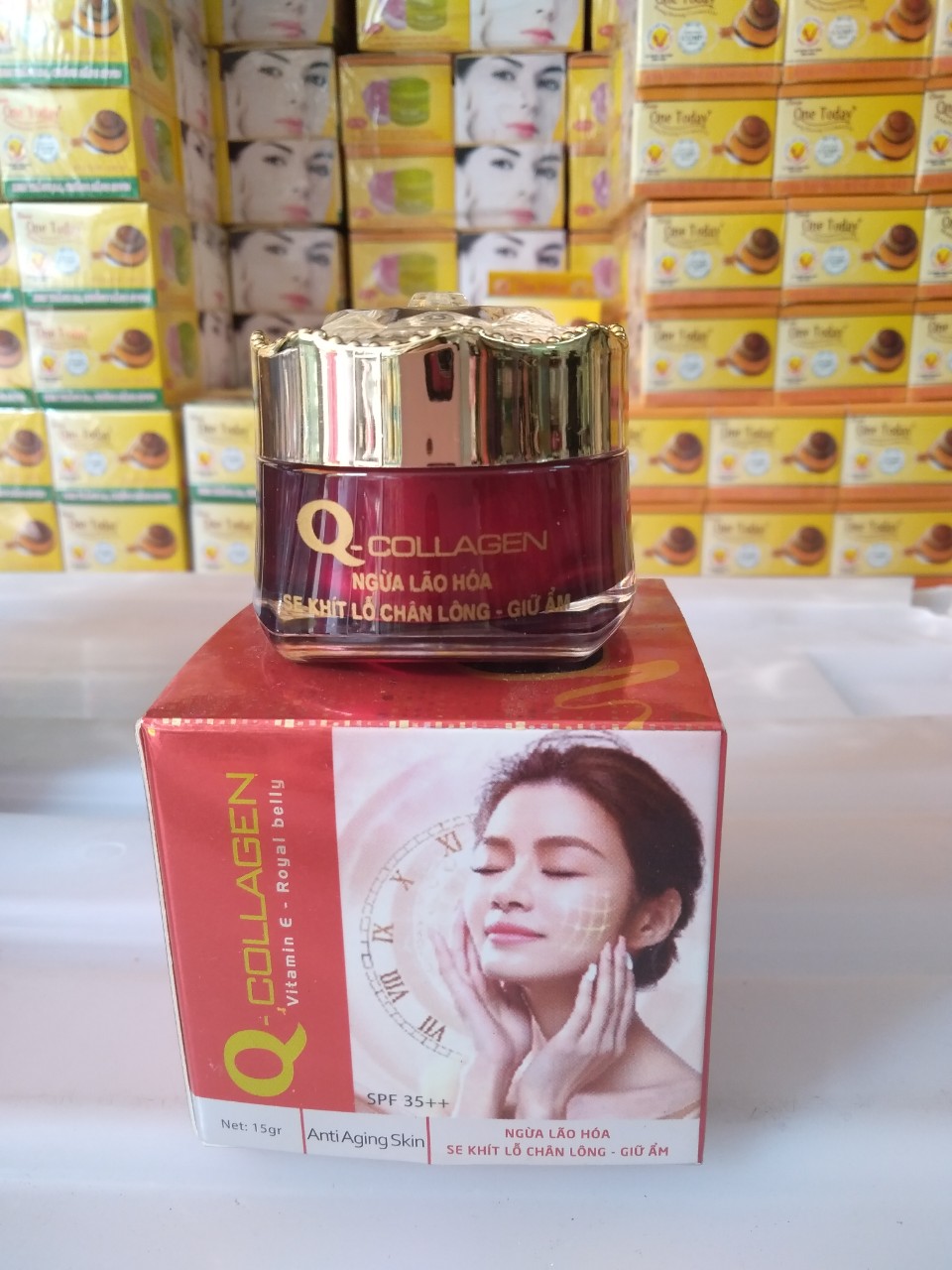 [HCM]Kem Ngừa Lão Hóa Se khít Lỗ Chân Lông Giữ Ẩm Da Vitamin E-Sữa Ong Chúa Q-Collagen 15g