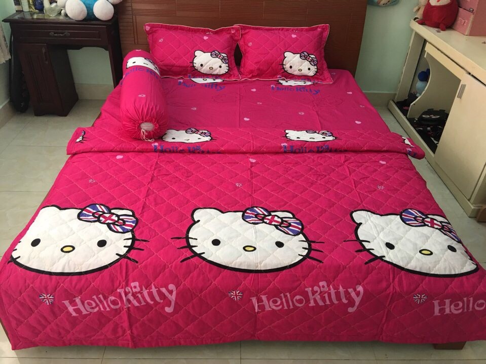 [HCM]Bộ Chăn Ga Cotton Poly Hello Kitty Hồng đậm 5 Món 1M6 x 2M ( 1 Drap + 2 Vỏ Gối Nằm + 1 Chăn Hè + 1 Vỏ Gối Ôm )