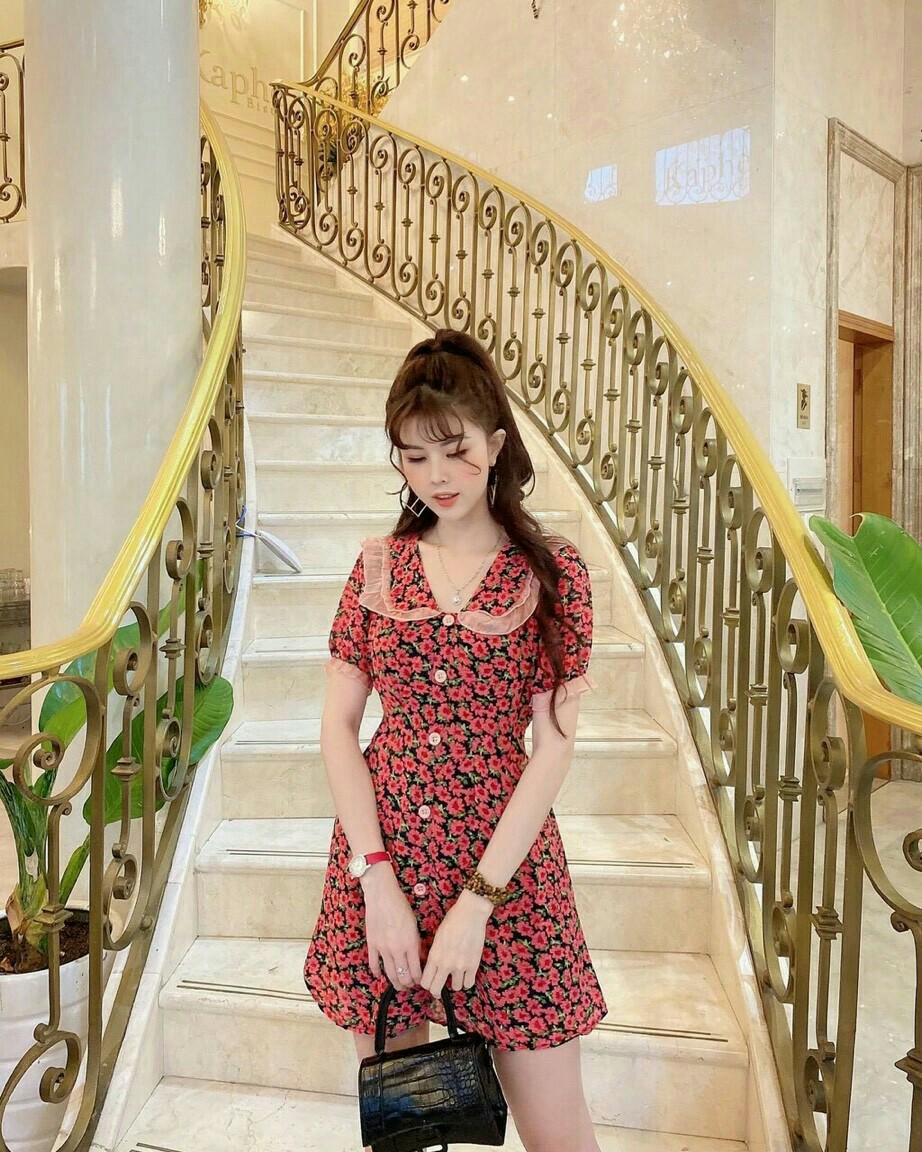 ĐẦM HOA NHÍ CÀI NÚT CỰC ĐẸP, ĐƠN GIẢN NHƯNG DỄ THƯƠNG ,FORM CHUẨN CHẤT VON LỤA BAO ĐẸP TTSGR