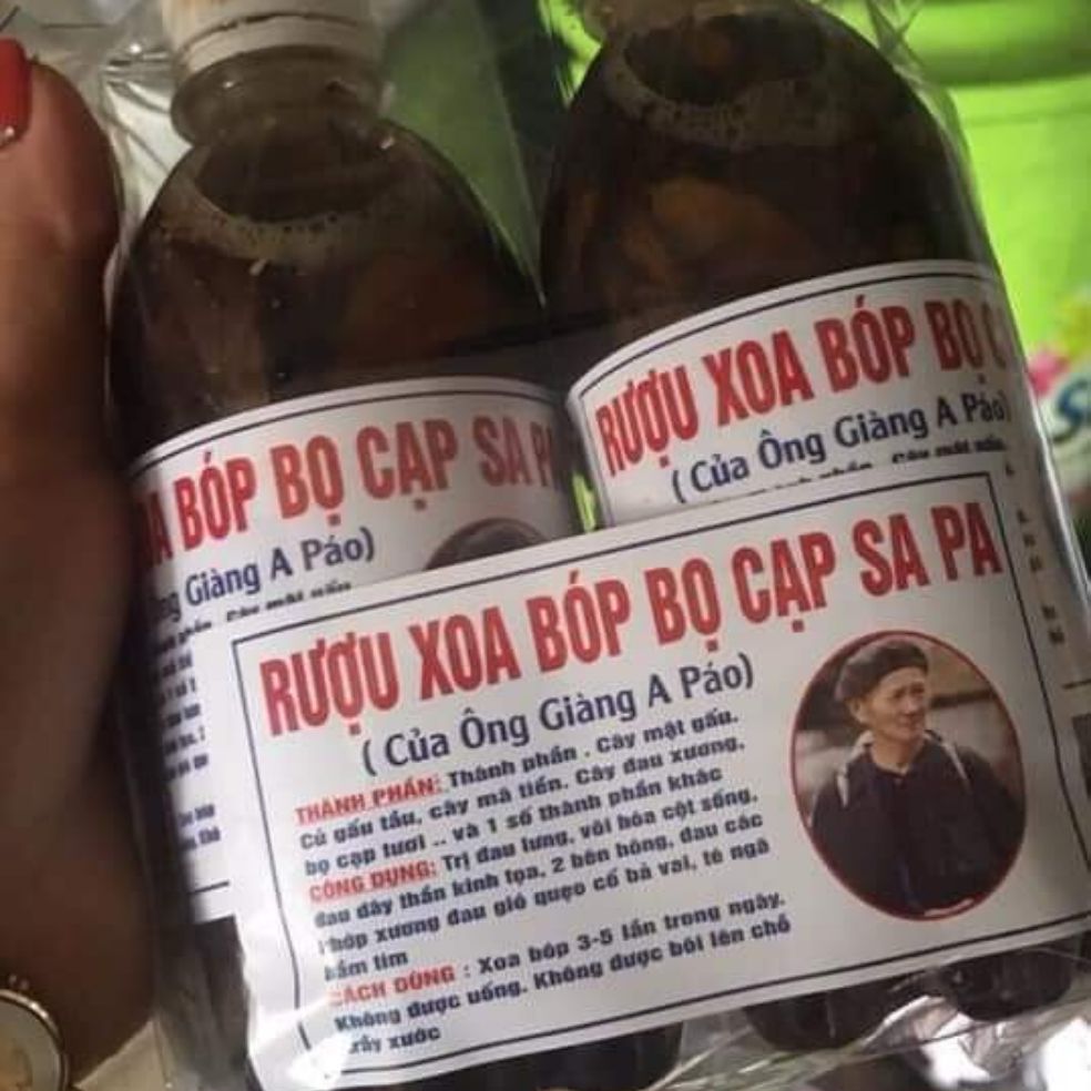Dầu Xoa Bóp Bọ Cạp Sapa (1 Cặp 2 Chai 300ml)