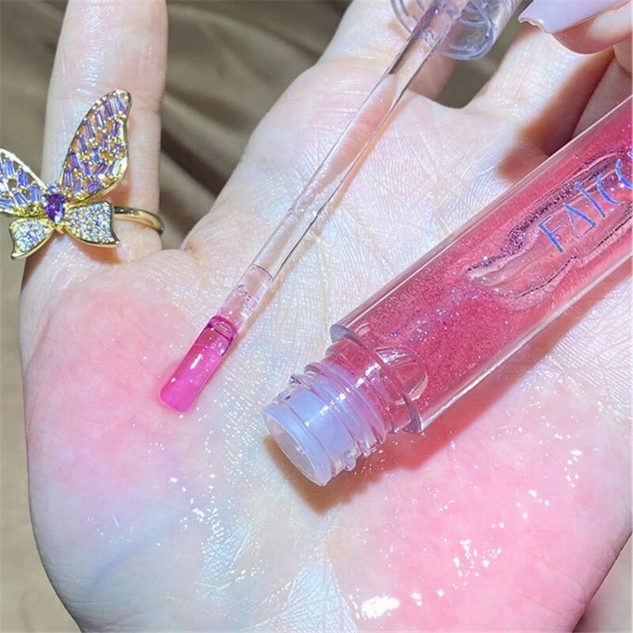 SON BÓNG QIBEST BẠC HÀ MÁT MÔI Bền Màu Dưỡng Ẩm Trong Suốt Không Dính Không Phai Màu