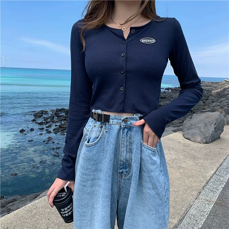 ÁO CROPTOP LOGO CUỐN BIÊN a2