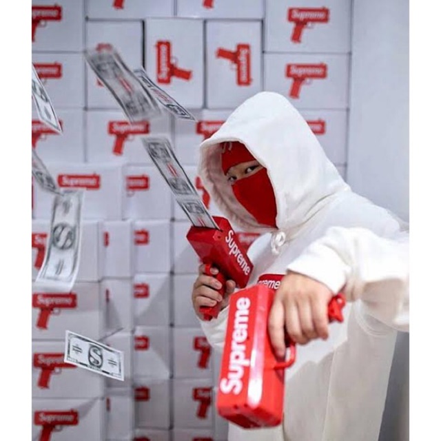 Súng bắn tiền Supreme Money Gun độc đáo