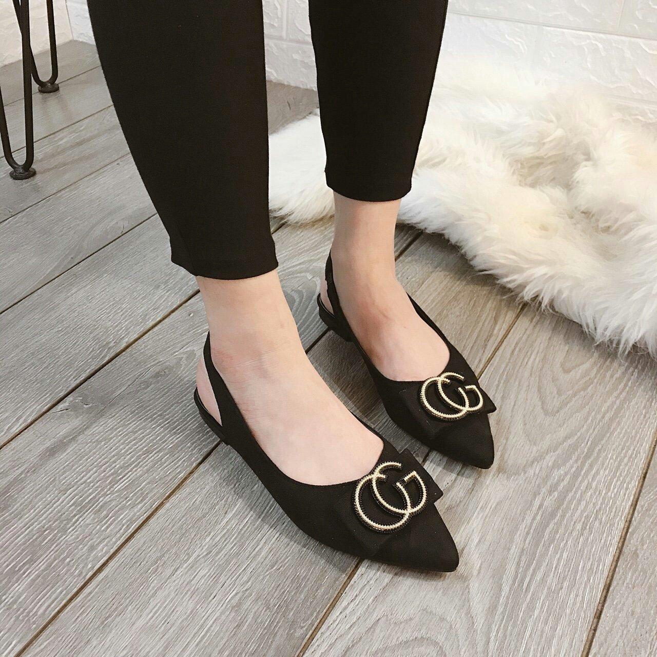GIÀY SANDAL BỊT MŨI TAG GC SIÊU CHẢNH ĐANG NỔI ĐÌNH ĐÁM CỚI KIỂU DÁNG ĐƠN GIẢN NHẸ NHÀNG SANG TRỌNG [G302]