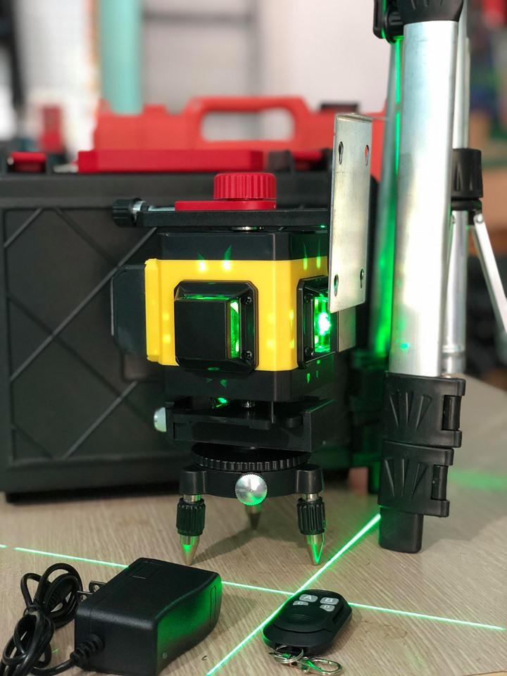 Máy cân mực laser 12 tia xanh kèm chân 1m2 -Chính xác tuyệt đối trong cân mực, Máy Cân Bằng Tia Laser hay còn gọi là Máy Cân Mực Laser là một loại máy phát ra các chùm sáng laser quét ngang, quét dọc