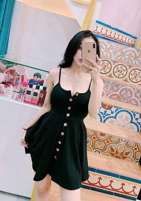 Đầm dáng xòe đính Nút
