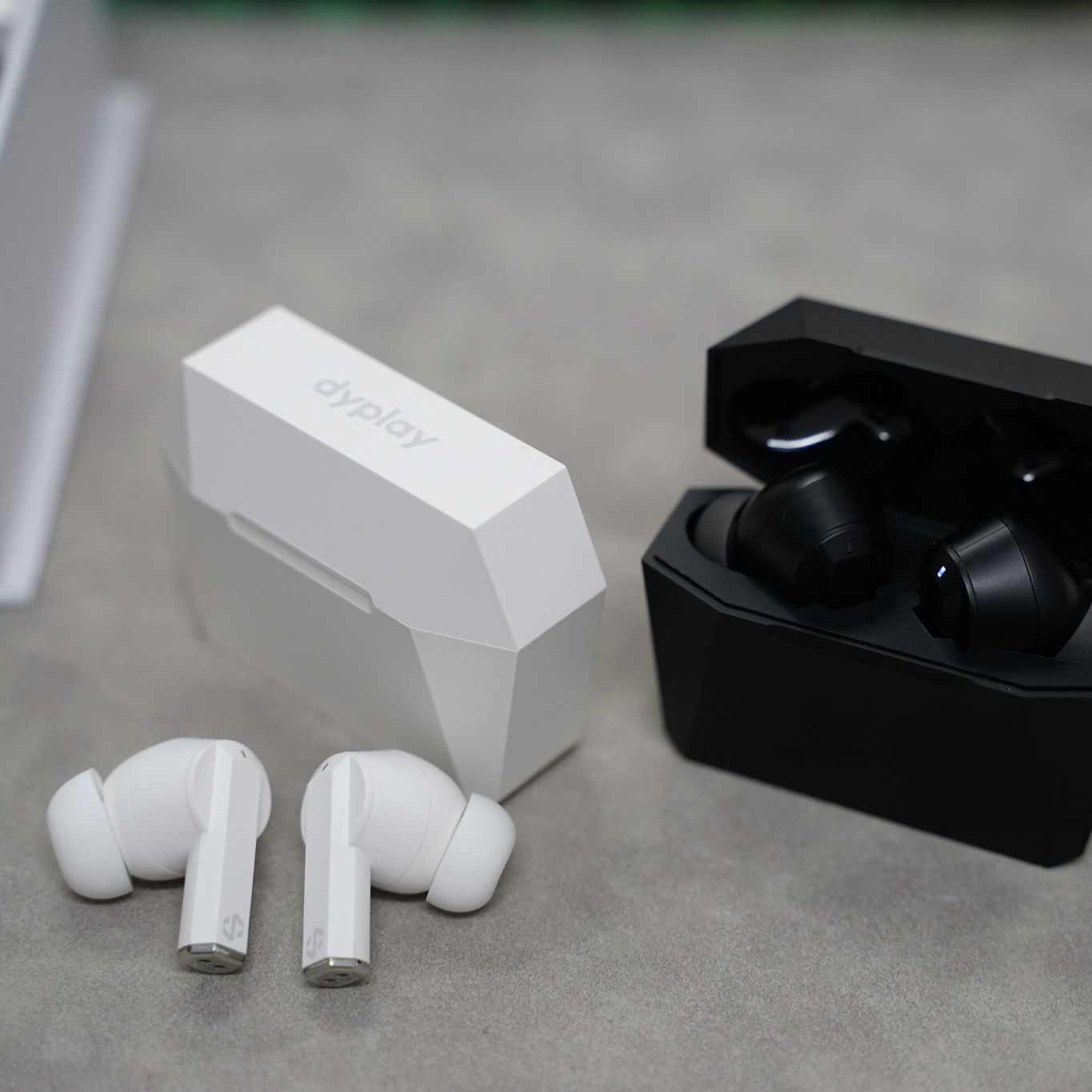 Tai Nghe Bluetooth Dyplay ANC Pods - Chống Ồn Chủ Động ANC