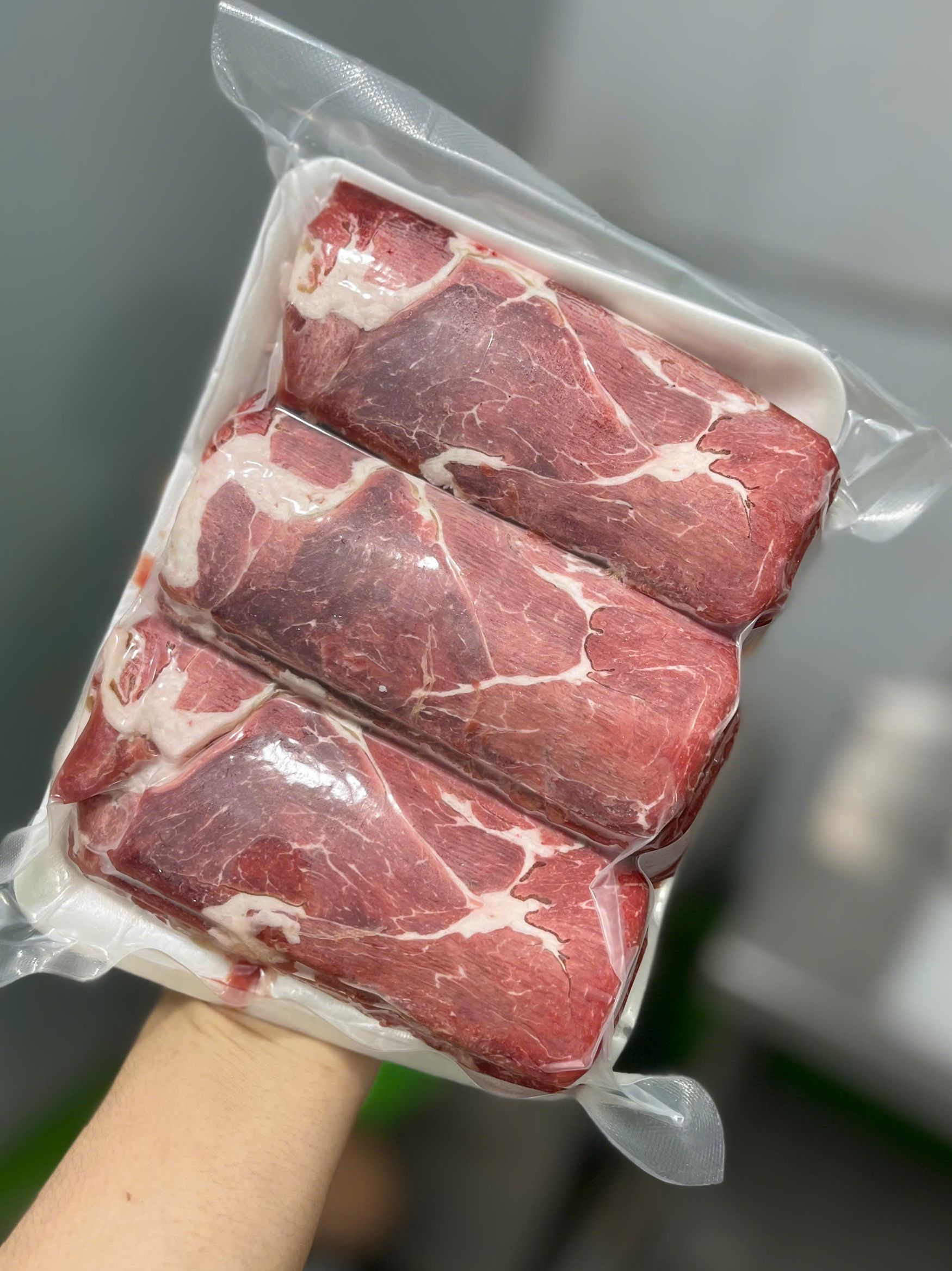 Bắp bò hoa cắt lát - khay 500gr (giao tphcm)