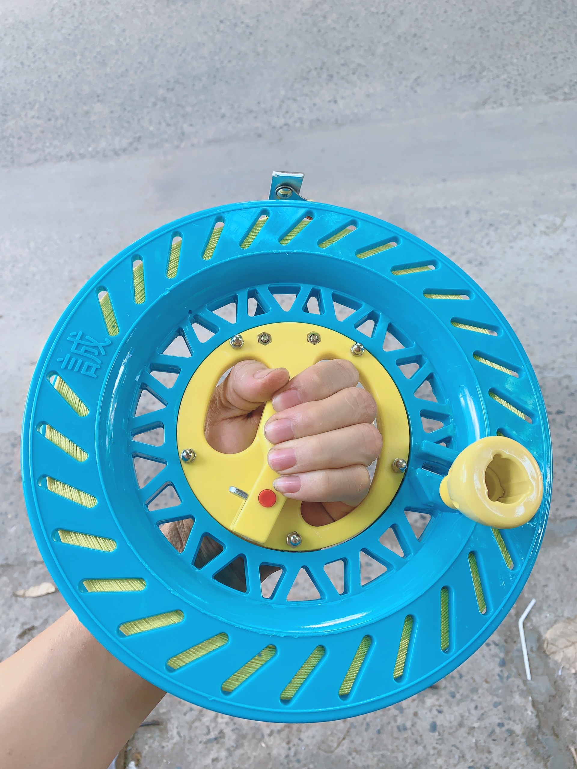 Dây diều 400m có tay quay tự động cuộn thả