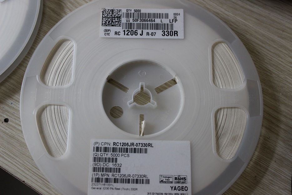 Điện trở dán 330 ohm 1206- trọn bộ 500 con