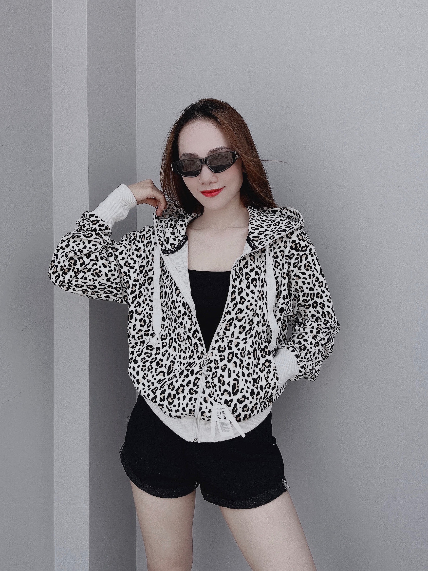 Áo khoác nữ,khoác chống nắng họa tiết da beo siêu hót