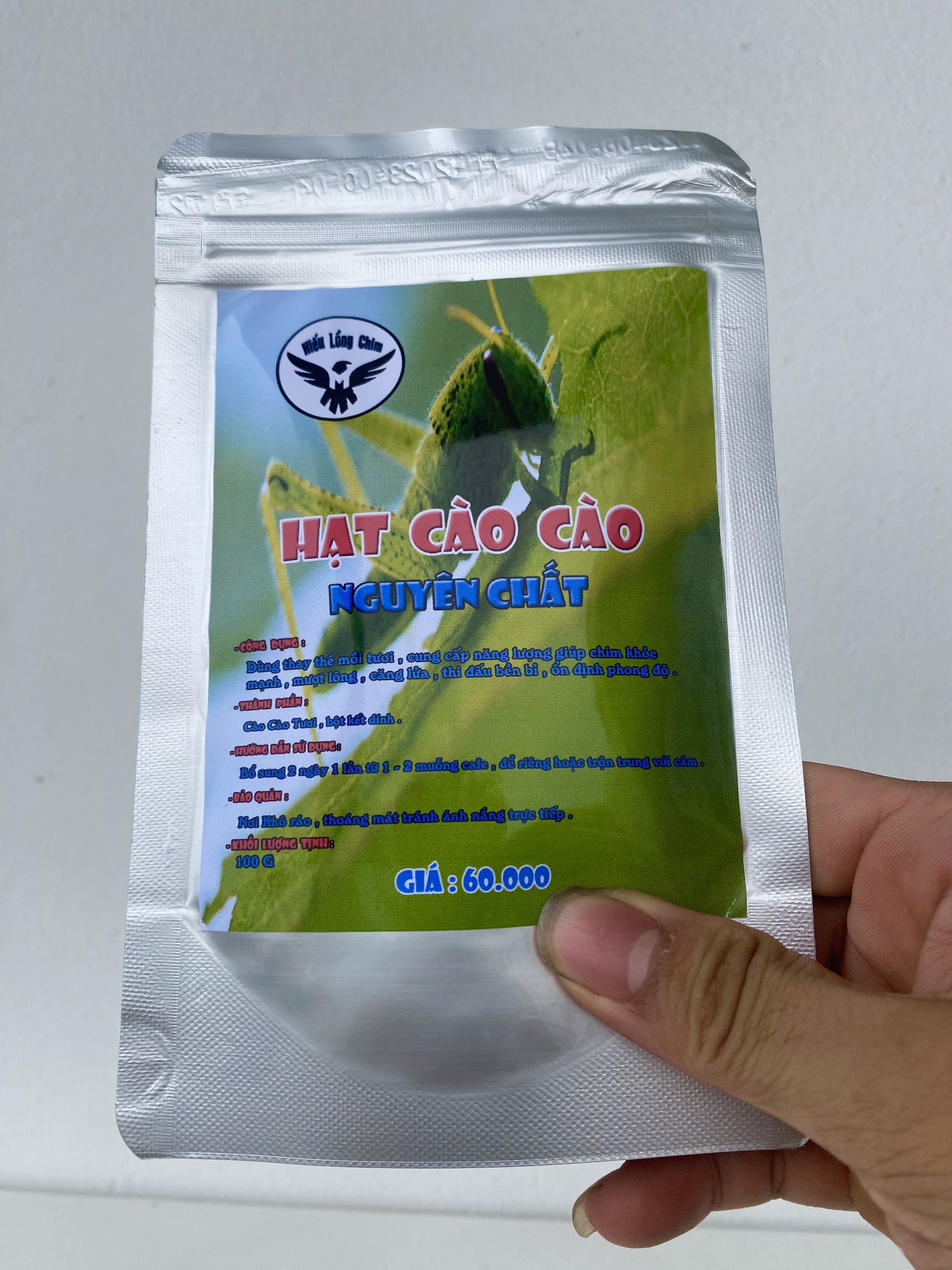 Hạt cào cào nguyên chất thay thế mồi tươi giúp chim khỏe mau đạt lửa