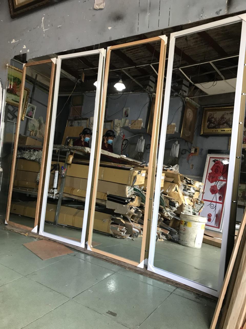 Gương soi toàn thân khung vân gỗ