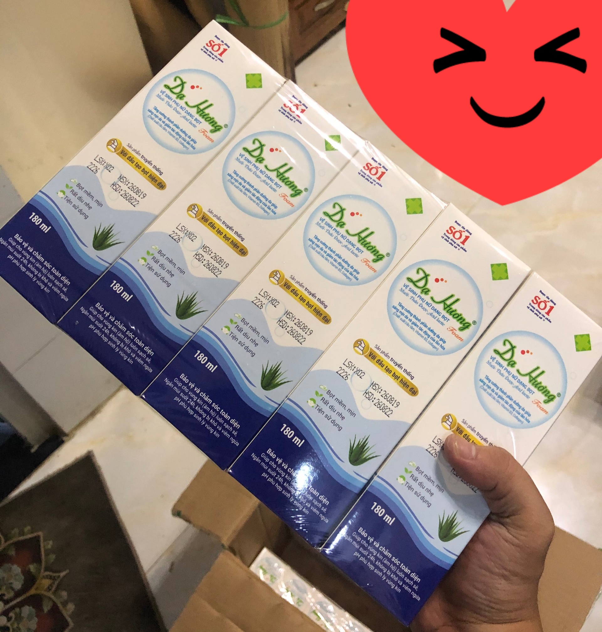 Dung dịch vệ sinh phụ nữ Dạ hương sensi lô hội dạng bọt đặc chế cho da nhạy cảm 180ml - PG Official - PG 15