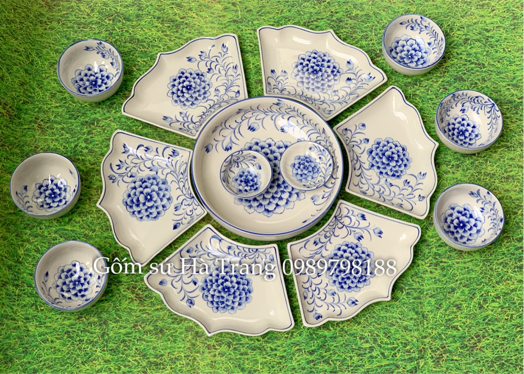 Bộ đĩa hoa mặt trời gốm sứ Bát Tràng cao cấp vẽ hoạ tiết hoa phù dung kèm bát cơm mắm muối như hình