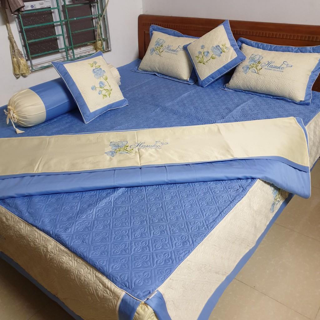 Set chăn ga drap phủ giường chần thêu satin 7 món Hasuko hàng cao cấp màu xanh dương