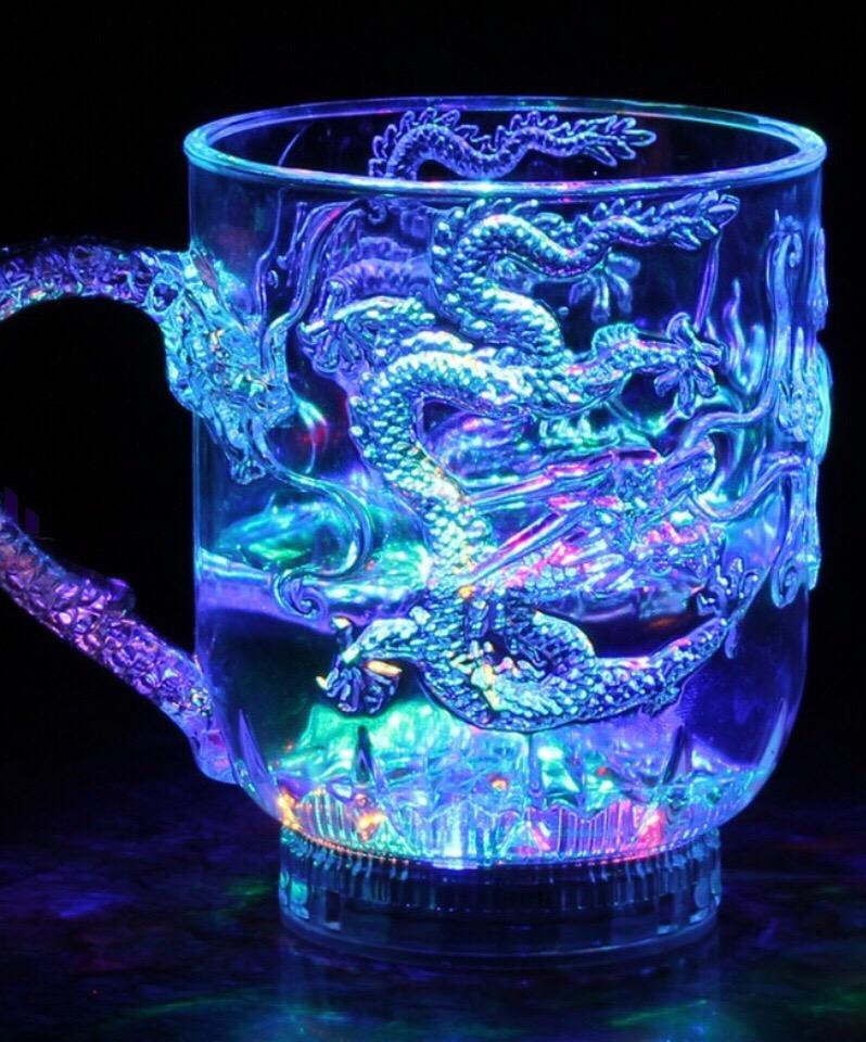 Ly phát sáng hình rồng có tay cầm