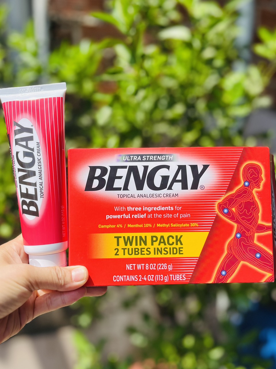 Kem xoa bóp BENGAY giúp giảm đau, hộp 2 tuýp, 113g tuýp của Mỹ