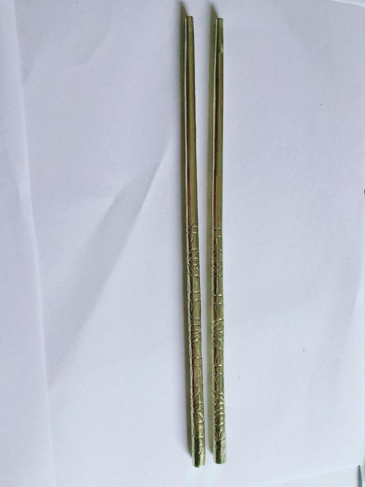 Đôi đũa đồng dài 23cm chất liệu đồng thờ cúng tâm linh