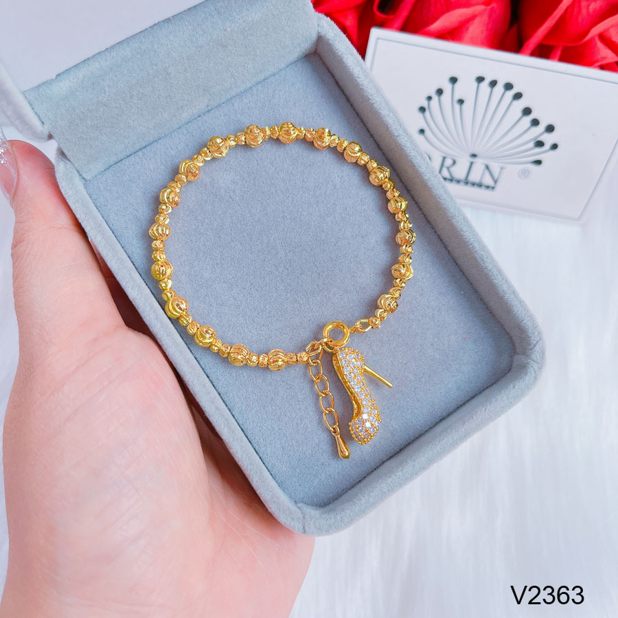 Vòng tay nữ, vòng bi đính chiếc giày thiết kế cao cấp Orin V2363 - Long Tien