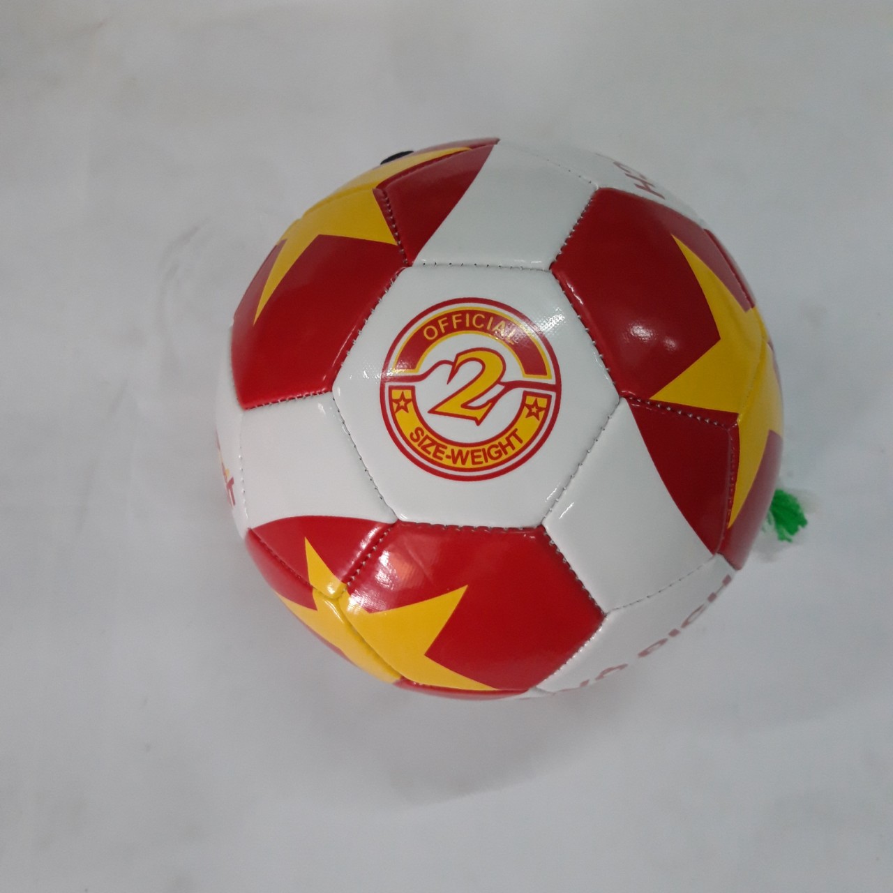 quả bóng đá số 2 in cờ việt nam dành cho trẻ em từ 4-8 tuổi(tặng kim túi)