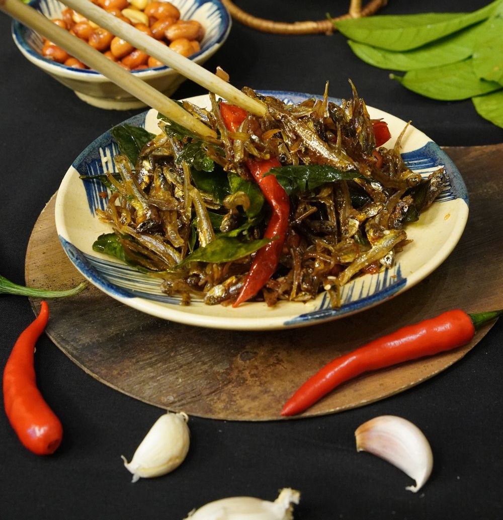 Cá cơm rim lá chanh đậu phọng bùi mặn ngọt - 150gram