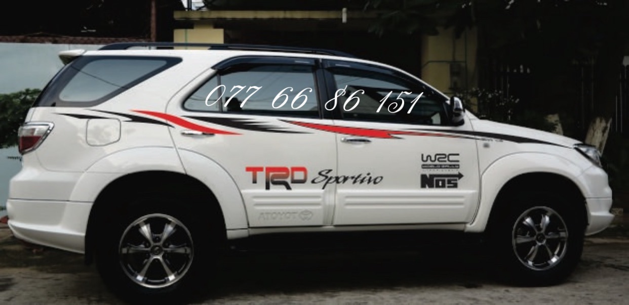 Tem Dán Sườn Xe Fortuner.Thay thế được tất cả xe 7 chỗ