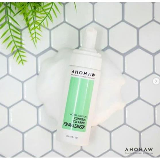 Sữa rửa mặt cân bằng dầu và độ ẩm ahohaw control clearing foam cleanser