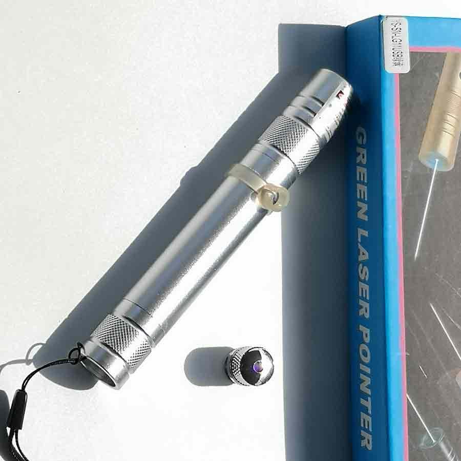 [HCM]Đèn Laser vỏ Trắng Tia Xanh Lá Sạc Trực Tiếp USB Cao Cấp