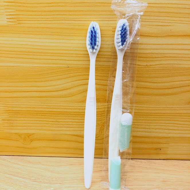 Combo 20 cây bàn chải đánh răng kèm kem đánh răng dùng 1 lần tiện lợi - màu trắng