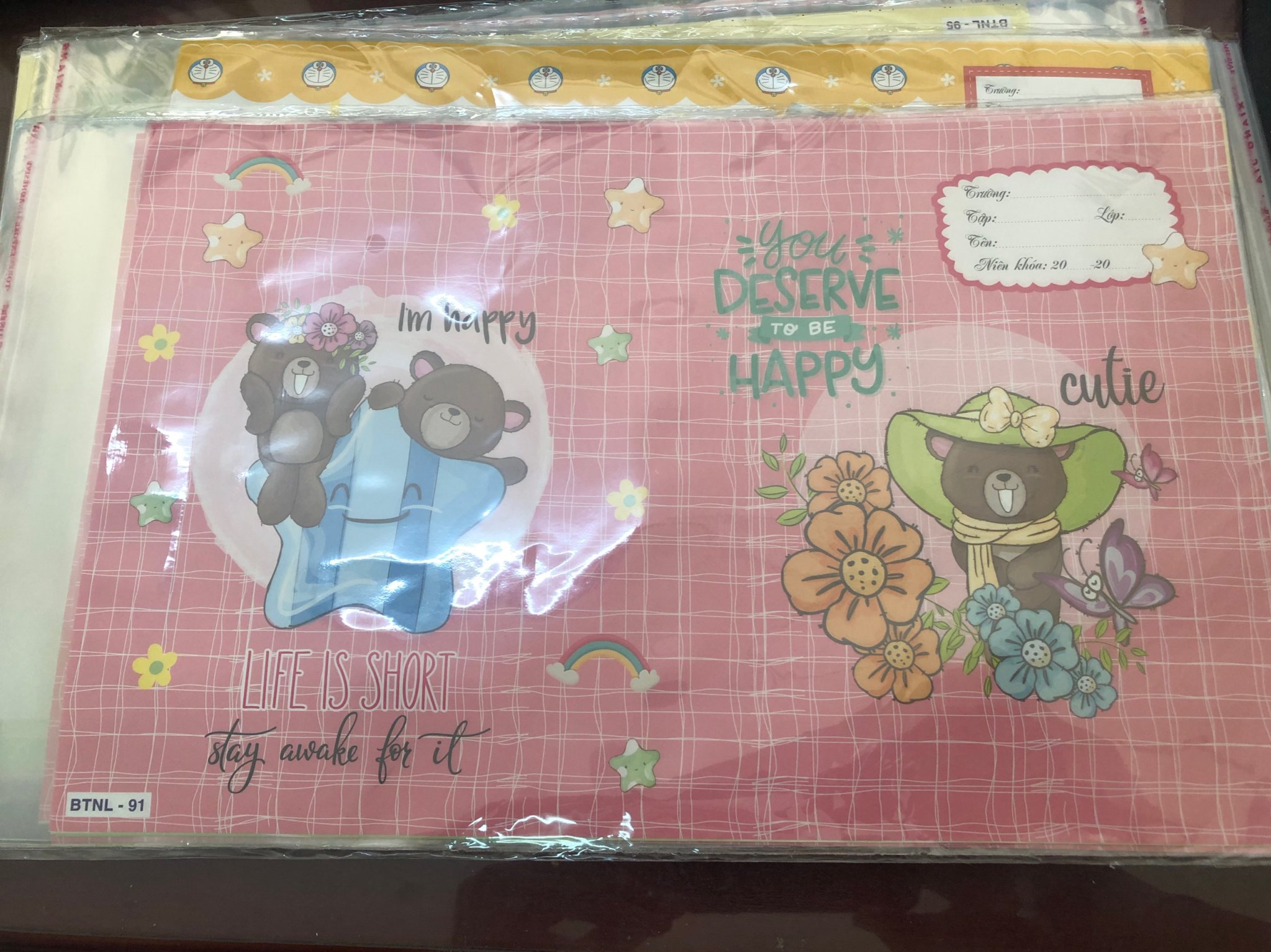 BỘ 10 GIẤY BÌA BAO TẬP TIỆN LỢI (BAO GIẤY KÈM BAO KIẾNG), SHOP GIAO HÌNH NGẪU NHIÊN