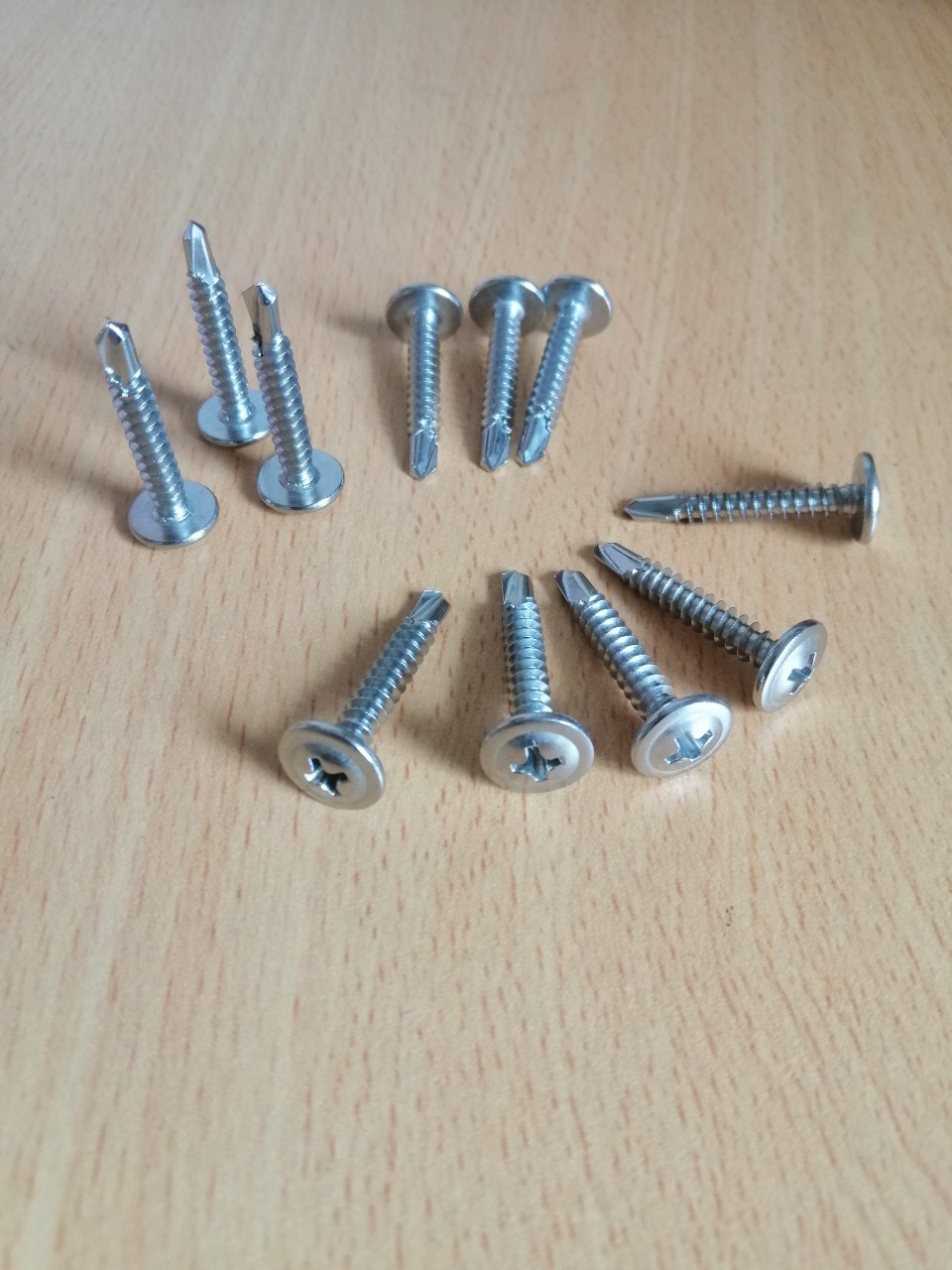 Vít tự khoan inox đầu dù sus 410