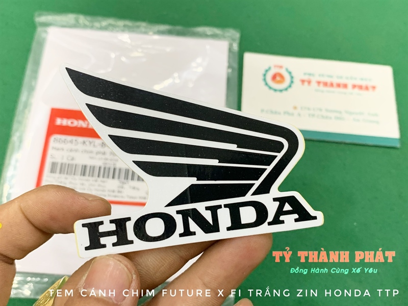 Tem cánh chim Fu X nền Trắng chử Đen Phải