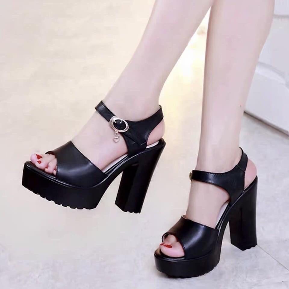 Giày sandal da quai bản