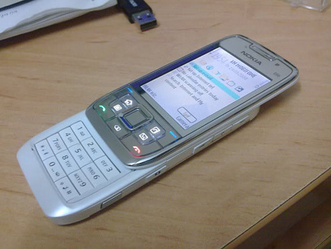 Điện thoại cổ trượt nokia e66 huyền thoại giá rẻ