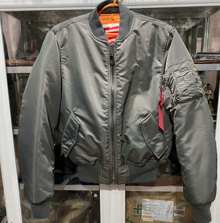Áo Ma1 phiên bản cờ in lời thề 12 ngôn ngữ - phụ kiện Alpha industries