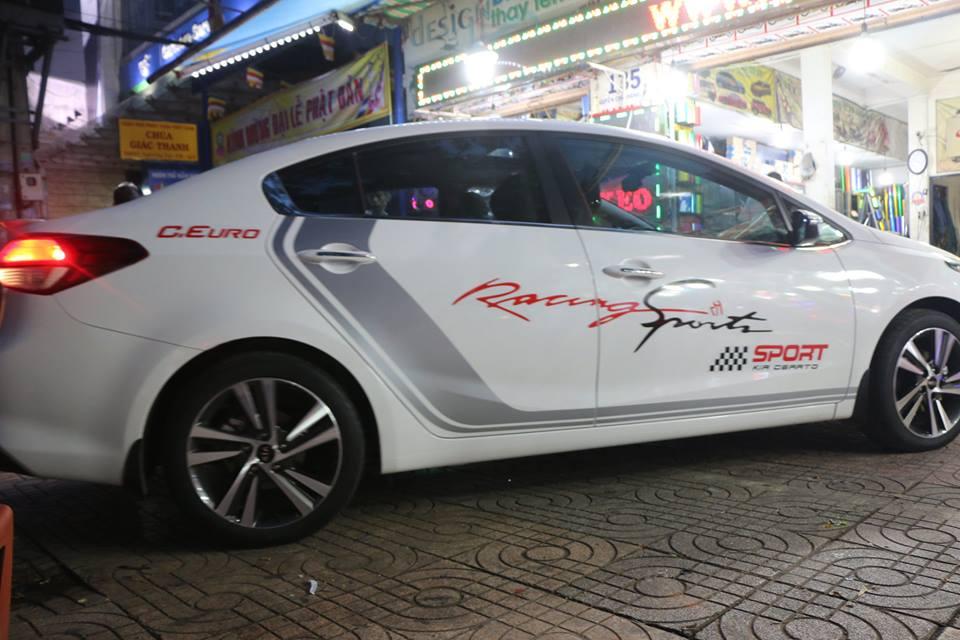 Tem dán sườn xe cerato