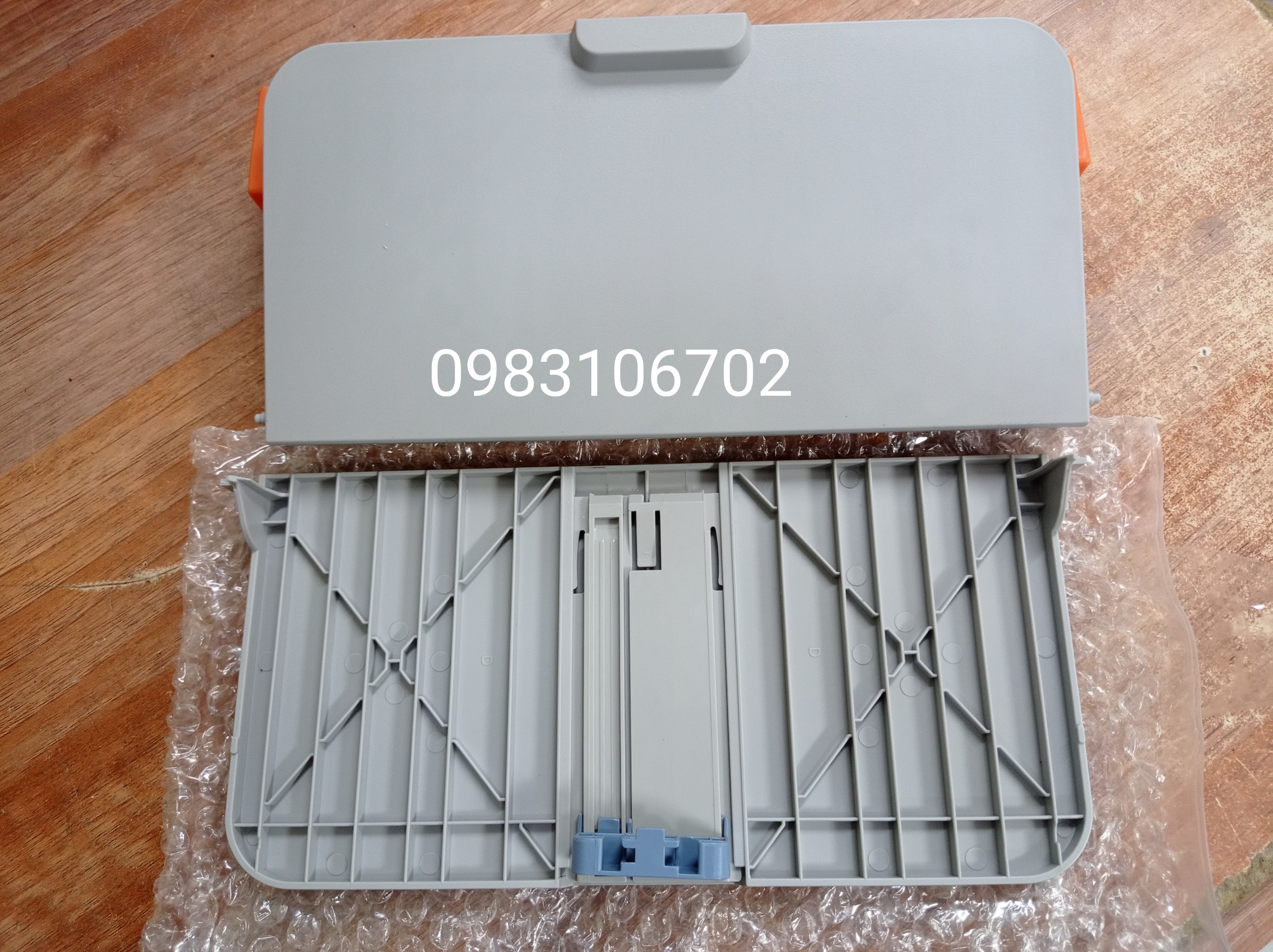 Khay đỡ giấy máy in hp 1005 1006 hp 1102 chứa giấy vào