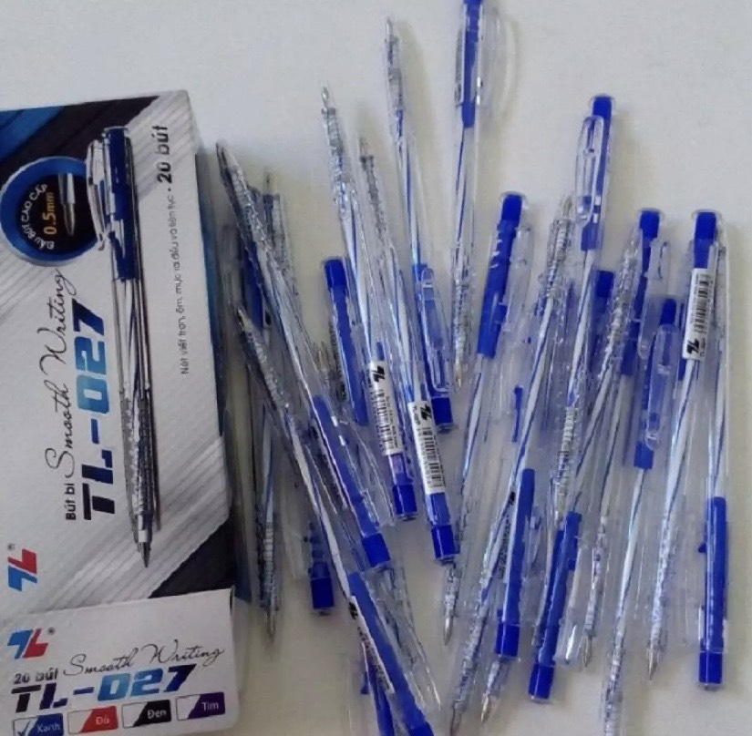 1 chiếc bút bi thiên long tl-027 mực xanh