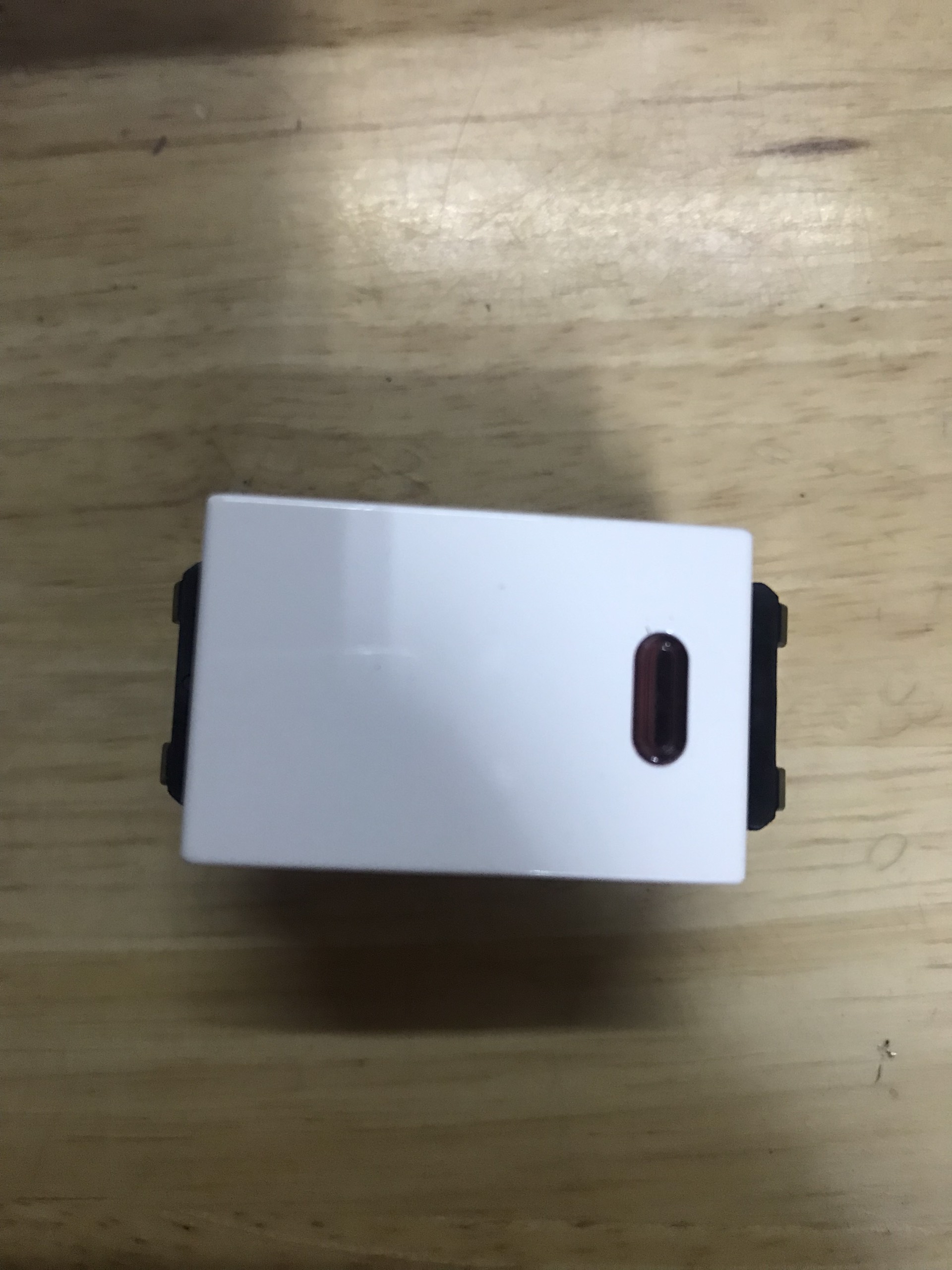 [PANASONIC] Công tắc 20A có đèn WEV5033-7SW- Dùng cho bình nóng lạnh hoặc thiết bị công suất lớn- Hàng chính hãng