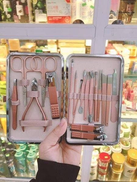 Sp000553 bộ bấm móng tay chân 18 món hồng tiện dụng