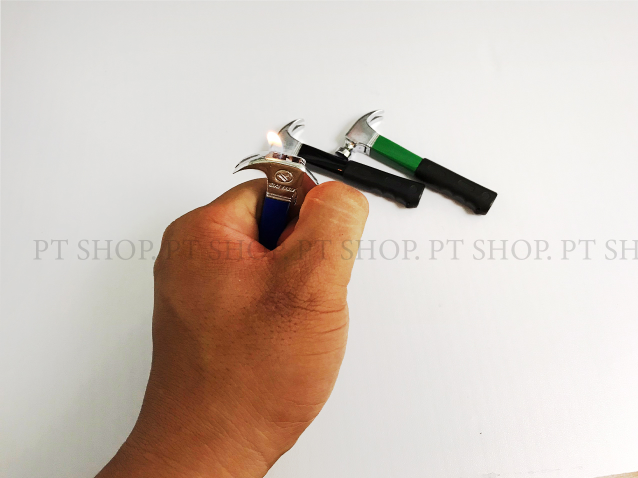 Bật - lửa mốc khóa hình chiếc búa cực độc