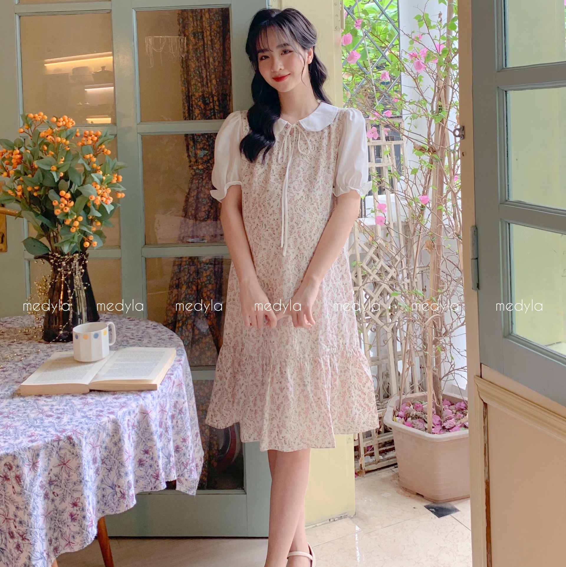 Váy bầu mùa hè voan hoa nhí lót lụa cổ sen cho bầu đi chơi, du lịch - Đầm bầu dự tiệc thiết kế Medyla - VS638