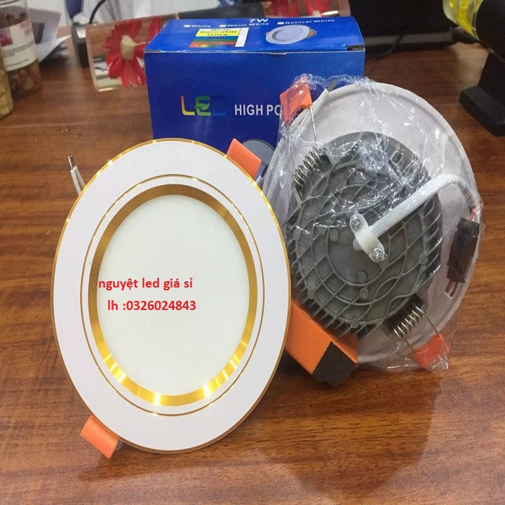 Đèn led âm trần led, đèn mắt trâu 7w mặt 120 khoét lỗ phi 90 3 chế độ viền vàng, viền bạc