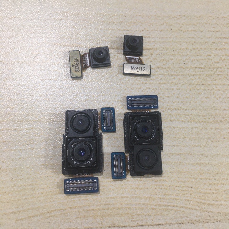 Camera sau Samsung M20